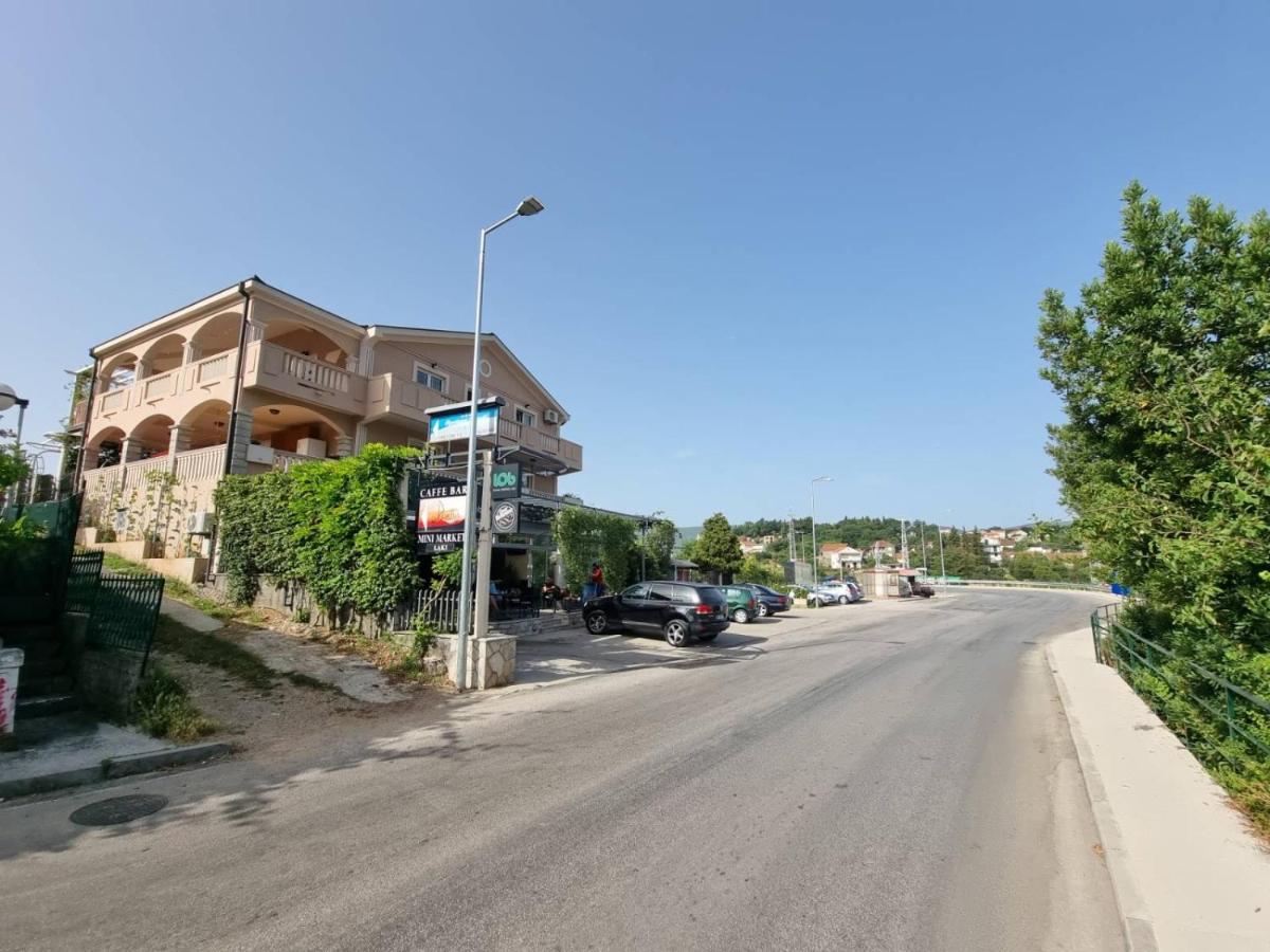 Apartments Popadic With Parking 헤르섹 외부 사진