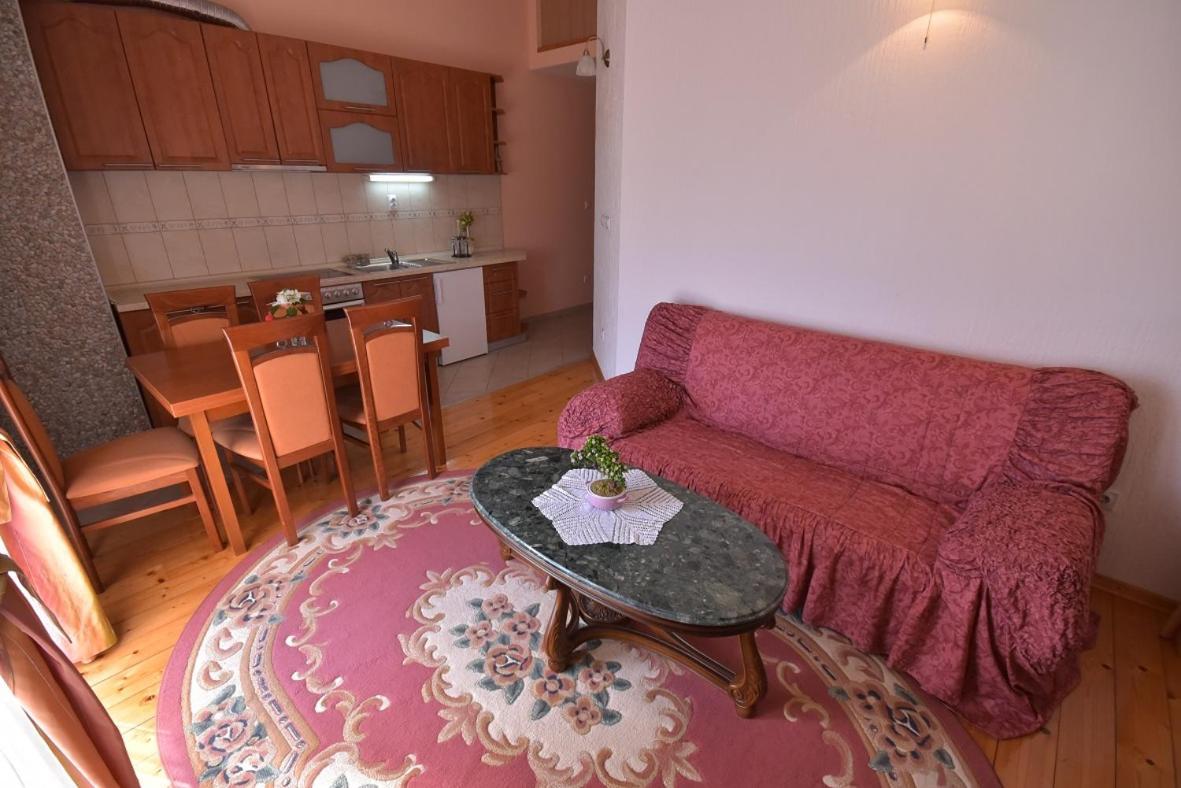 Apartments Popadic With Parking 헤르섹 객실 사진