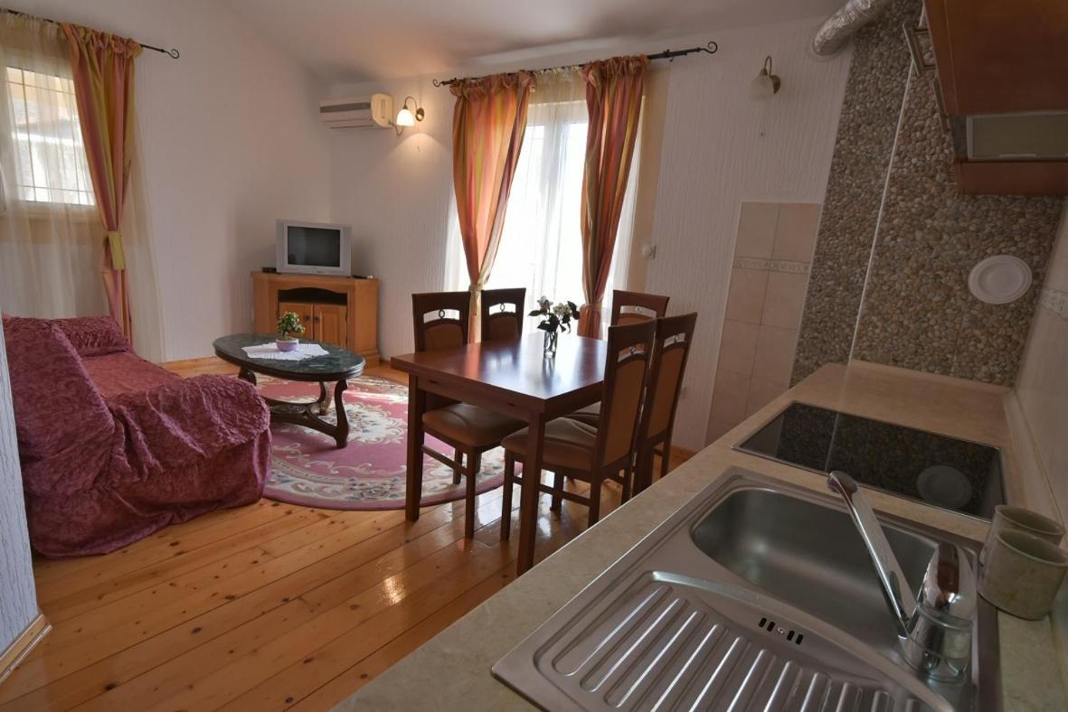 Apartments Popadic With Parking 헤르섹 객실 사진
